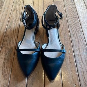 Black flats w/ gold details